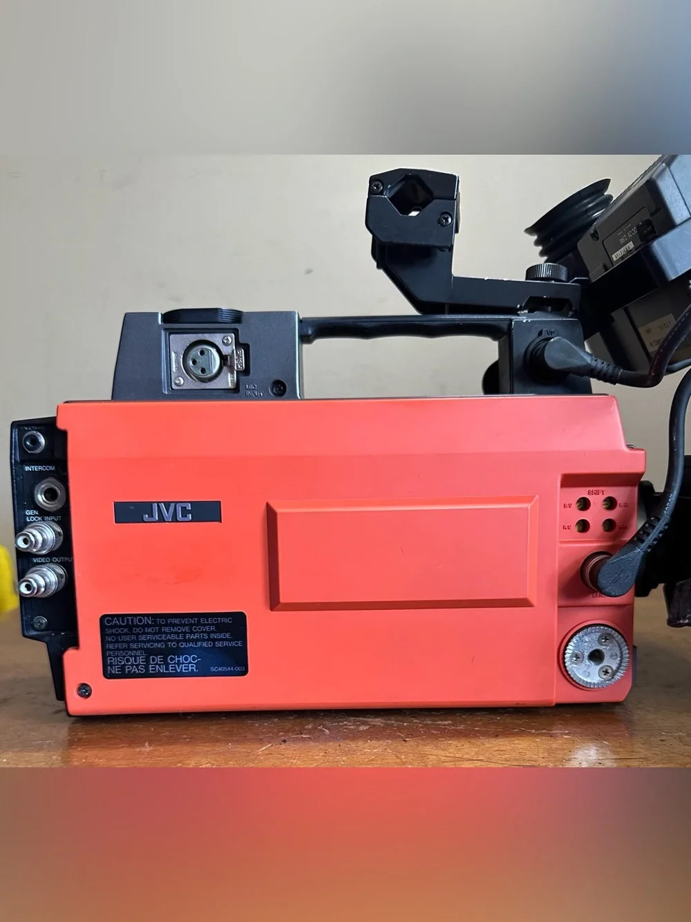 JVC Model KY-1900CH Portable Tree-Tube Professional Color Video Camera Camcorder